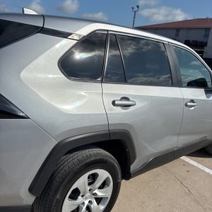 صورة 9 لـ 2025 Toyota RAV4 LE