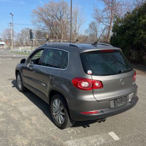 VOLKSWAGEN TIGUAN S 4MOTION - 4