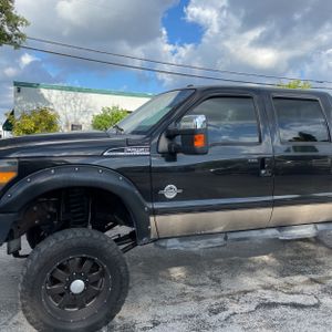 Ford F-250 Super Duty Lariat - 2