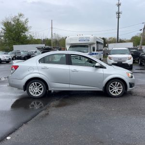 CHEVROLET SONIC LT AUTO - 10