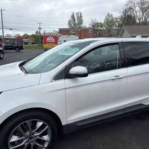 FORD EDGE TITANIUM - 2