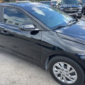 صورة 13 لـ 2019 Hyundai ELANTRA SE
