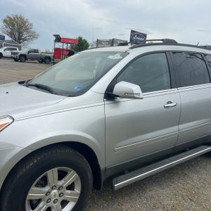 CHEVROLET TRAVERSE LT - 2
