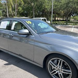 صورة مصغرة 13 لـ 2019 Mercedes-BENZ E-CLASS