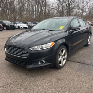 FORD FUSION SE - 1