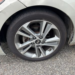 صورة مصغرة 17 لـ 2017 Hyundai ELANTRA LIMITED