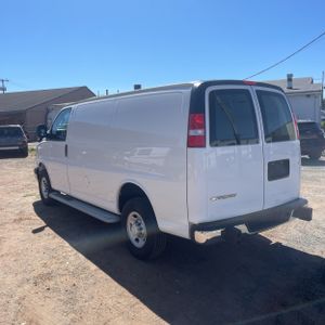 CHEVROLET EXPRESS 2500 - 5