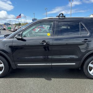 FORD EXPLORER XLT - 4