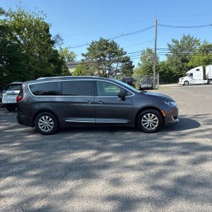 صورة 10 لـ 2019 Chrysler PACIFICA TOURING L