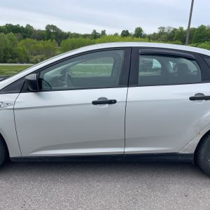 FORD FOCUS S - 4