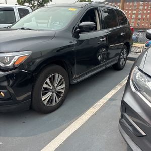 2017 Nissan PATHFINDER SV — фото 2