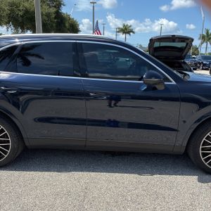 صورة 10 لـ 2019 Porsche CAYENNE S