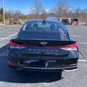 HYUNDAI ELANTRA SE - 7