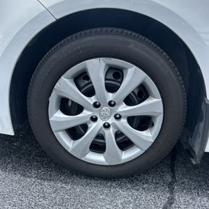 صورة مصغرة 17 لـ 2025 Toyota COROLLA LE