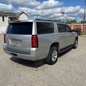 CHEVROLET SUBURBAN LT - 8