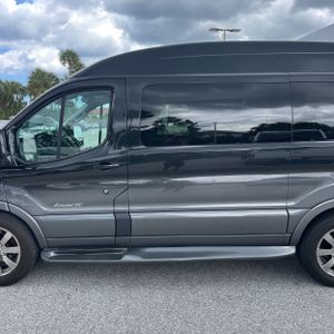FORD TRANSIT 150 - 4