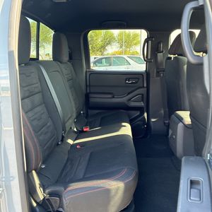 2025 Nissan FRONTIER PRO-4X 缩略图 35