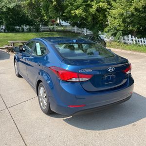 2014 Hyundai ELANTRA SE photo 5