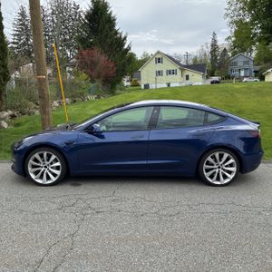 TESLA MODEL 3 BASE - 3