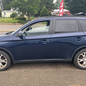 صورة 4 لـ 2015 Mitsubishi OUTLANDER SE
