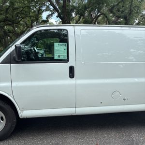 CHEVROLET EXPRESS 2500 - 4