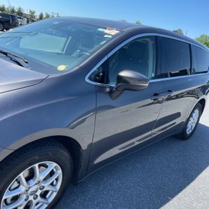 CHRYSLER PACIFICA TOURING L - 2