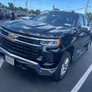 صورة 1 لـ 2024 Chevrolet SILVERADO 1500 LT