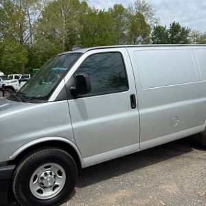 CHEVROLET EXPRESS 2500 - 2