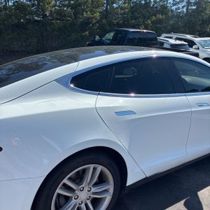 TESLA MODEL S BASE - 9