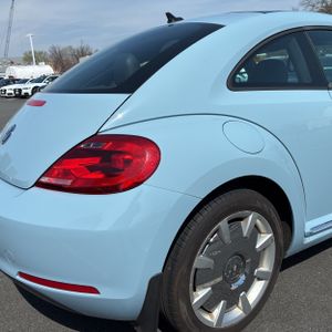 VOLKSWAGEN BEETLE 2.5L PZEV FENDER EDITION - 9