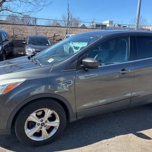 FORD ESCAPE SE - 2