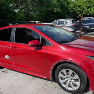 2021 Toyota COROLLA LE photo 13