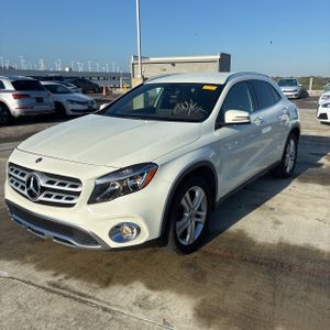 MERCEDES-BENZ GLA - 1