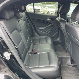 2017 Mercedes-BENZ GLA thumbnail 35