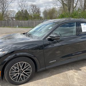 FORD MUSTANG MACH-E PREMIUM - 2