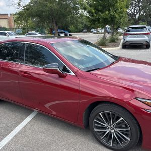 صورة مصغرة 13 لـ 2025 Lexus ES 350 BASE