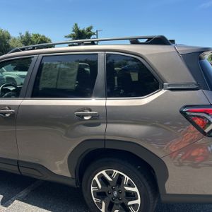 2025 Subaru FORESTER PREMIUM 照片 6