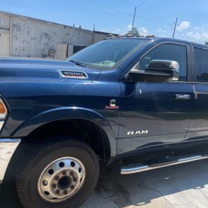 2019 RAM 3500 LARAMIE photo 2