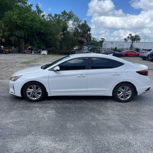 HYUNDAI ELANTRA SEL - 3