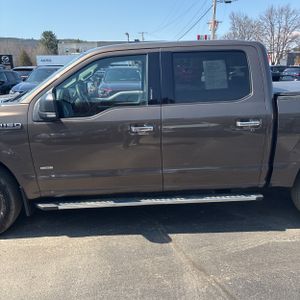 FORD F-150 XLT - 4