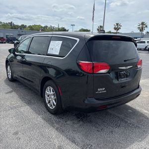 CHRYSLER VOYAGER LX - 5