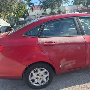صورة 9 لـ 2011 FORD FIESTA SE