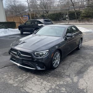 MERCEDES-BENZ E-CLASS - 1