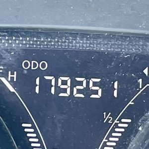 2015 Nissan VERSA S — миниатюра 38