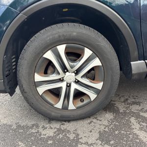 2018 Toyota RAV4 LE — фото 17