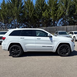 JEEP GRAND CHEROKEE ALTITUDE - 10