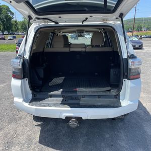 2014 Toyota 4RUNNER SR5 thumbnail 42