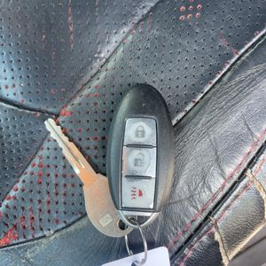 2010 Nissan ROGUE SL 照片 35