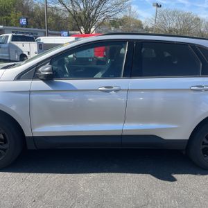 FORD EDGE SEL - 4