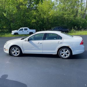 FORD FUSION SE - 3